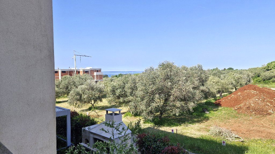 UMAG &ndash; ZAMBRATIJA &ndash; MODERAN STAN NA PRVOM KATU&comma; 200 M OD MORA