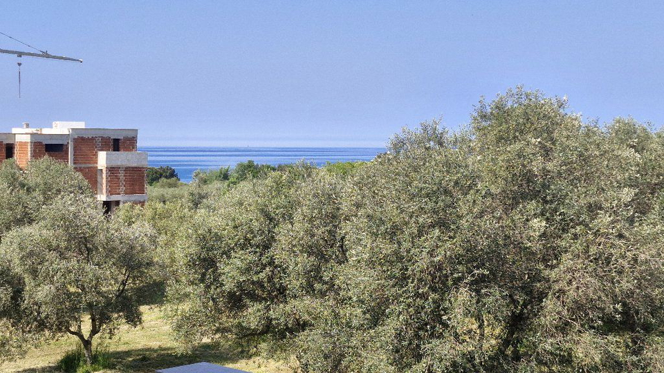 UMAG &ndash; ZAMBRATIJA &ndash; MODERAN STAN NA PRVOM KATU&comma; 200 M OD MORA