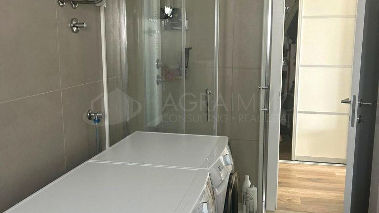 UMAG – ZAMBRATIJA – AMPIO E ATTRATTIVO APPARTAMENTO SU DUE PIANI IN OTTIMA POSIZIONE CON VISTA MARE