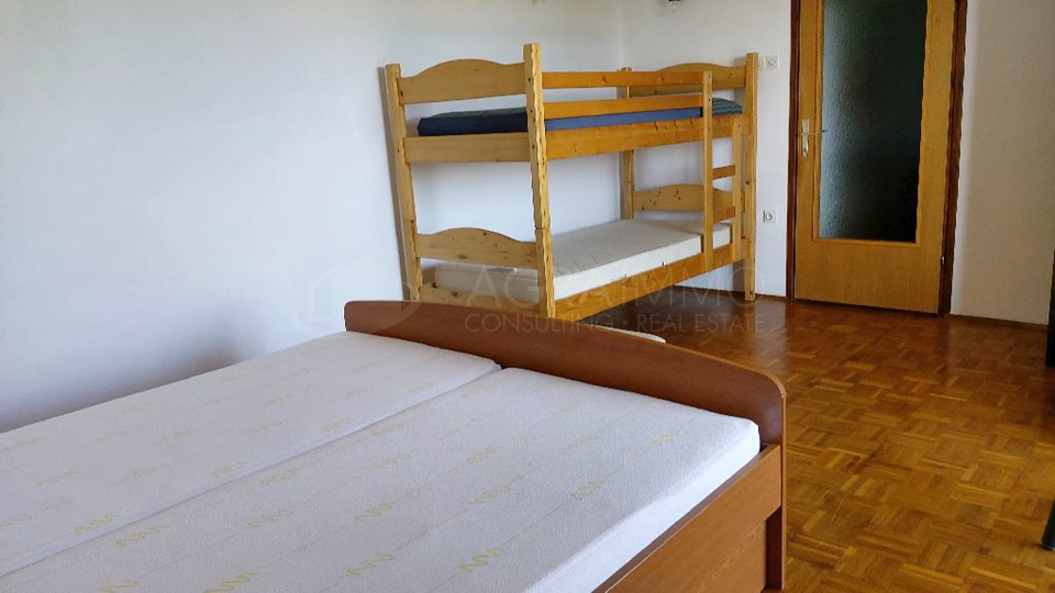 UMAG &ndash; ZAMBRATIJA &ndash; STANOVANJE Z ODPRTIM POGLEDOM NA MORJE LE 250 M OD PLA&Zcaron;E &ndash; PRILO&Zcaron;NOST&comma; KI JE NE SMETE ZAMUDITI