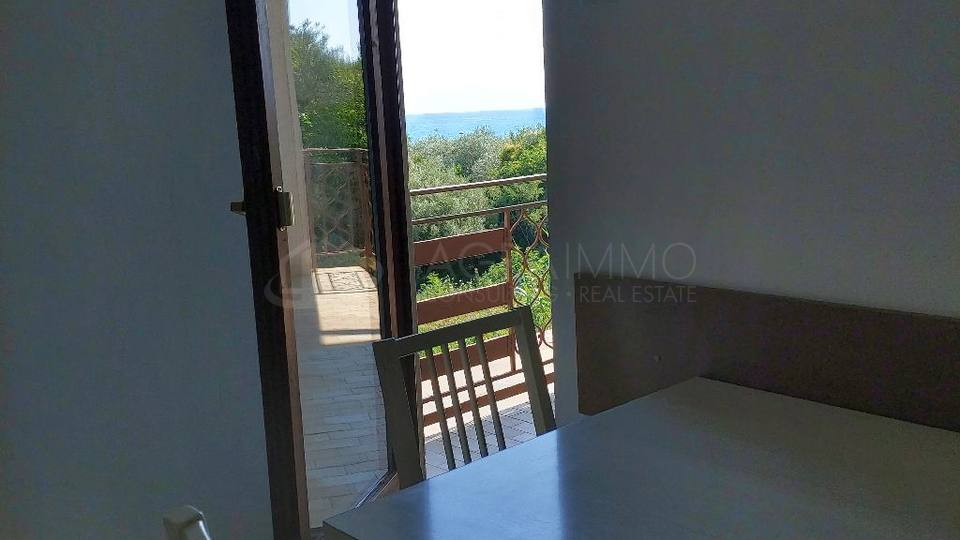 UMAG &ndash; ZAMBRATIJA &ndash; STANOVANJE Z ODPRTIM POGLEDOM NA MORJE LE 250 M OD PLA&Zcaron;E &ndash; PRILO&Zcaron;NOST&comma; KI JE NE SMETE ZAMUDITI