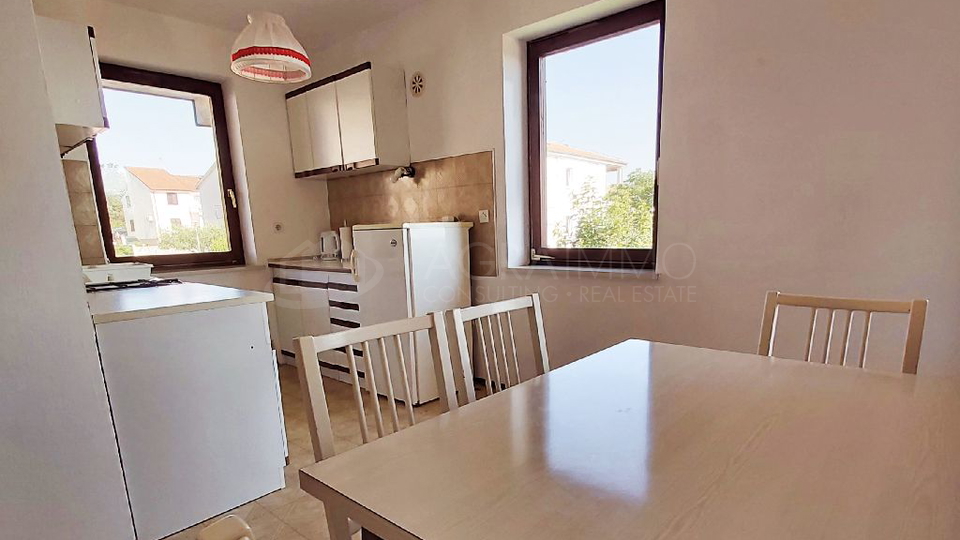 UMAG &ndash; ZAMBRATIJA &ndash; STANOVANJE Z ODPRTIM POGLEDOM NA MORJE LE 250 M OD PLA&Zcaron;E &ndash; PRILO&Zcaron;NOST&comma; KI JE NE SMETE ZAMUDITI