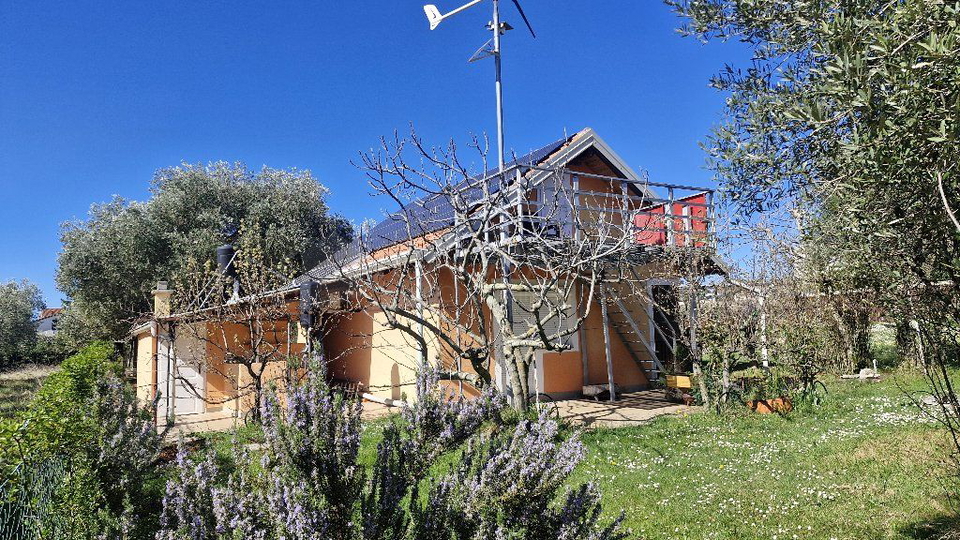 UMAG &ndash; ZAMBRATIJA &ndash; FREISTEHENDES HAUS AUF EINEM GRUNDST&Uuml;CK VON 707 m&sup2; &ndash; 800 M VOM MEER
