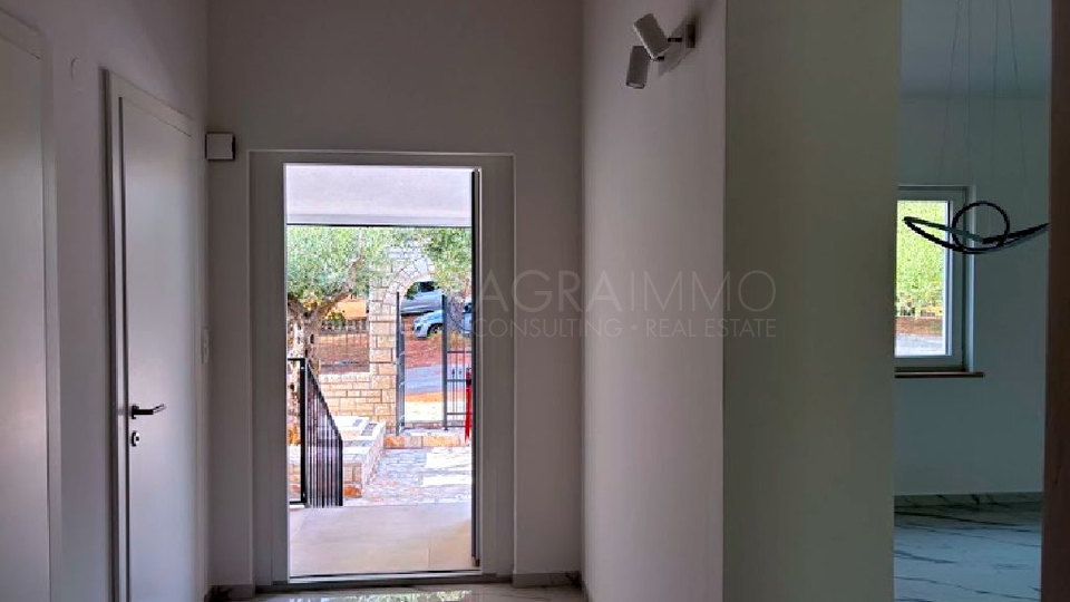 UMAG – ZAMBRATIJA – MEDITERRANE VILLA MIT POOL, RUHEOASE NUR 300 M VOM MEER