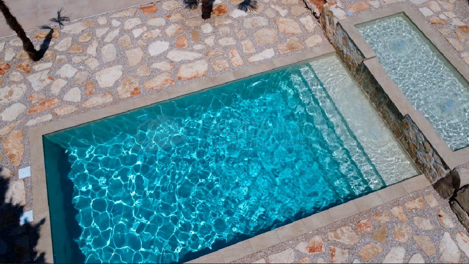 UMAG – ZAMBRATIJA – MEDITERRANE VILLA MIT POOL, RUHEOASE NUR 300 M VOM MEER