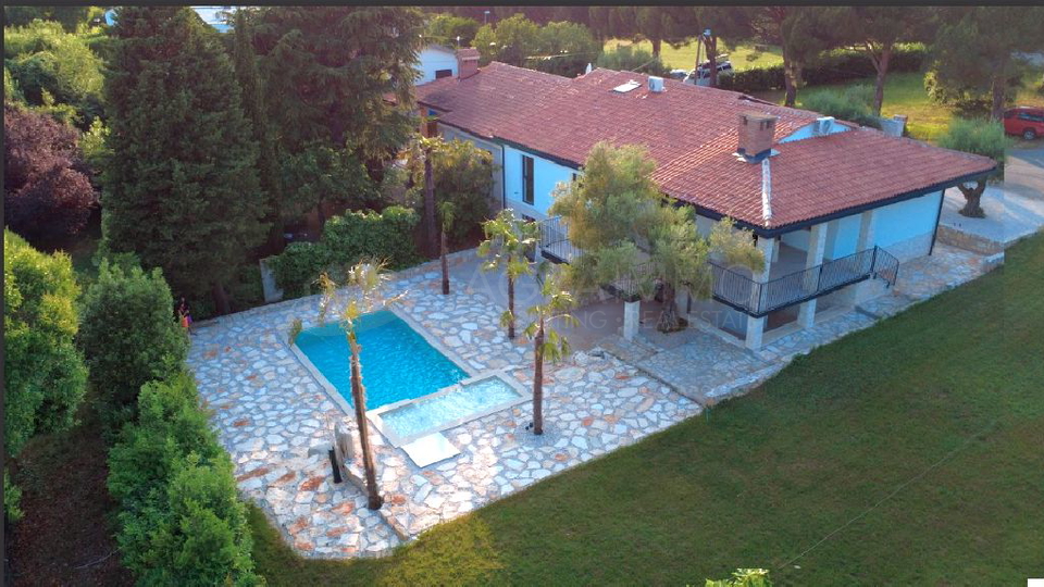 UMAG – ZAMBRATIJA – MEDITERRANE VILLA MIT POOL, RUHEOASE NUR 300 M VOM MEER