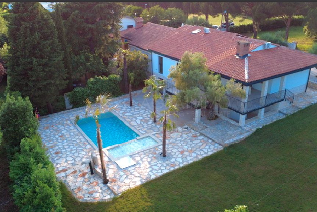 UMAG – ZAMBRATIJA – MEDITERRANE VILLA MIT POOL, RUHEOASE NUR 300 M VOM MEER