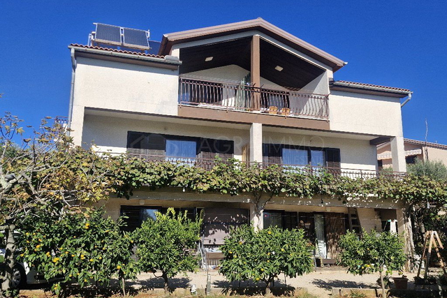 UMAG – LOVREČICA – HAUS IN BESTER LAGE, NUR EINEN KURZEN SPAZIERGANG ZUM MEER UND STRAND