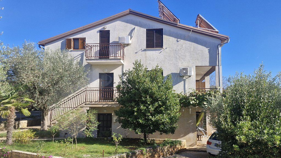 UMAG – LOVREČICA – KUĆA NA IZVRSNOJ LOKACIJI, ŠETNJOM DO MORA I PLAŽE