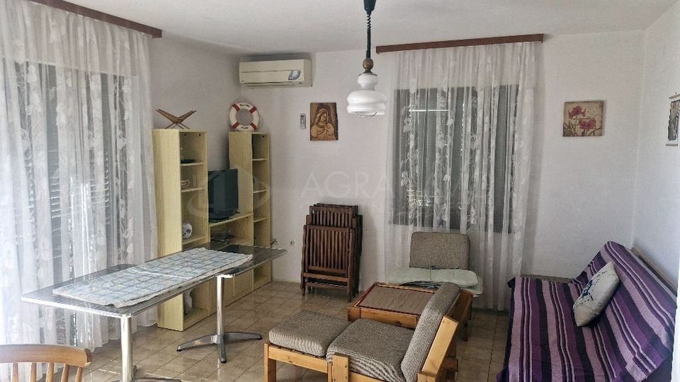 UMAG – LOVREČICA – KUĆA NA IZVRSNOJ LOKACIJI, ŠETNJOM DO MORA I PLAŽE