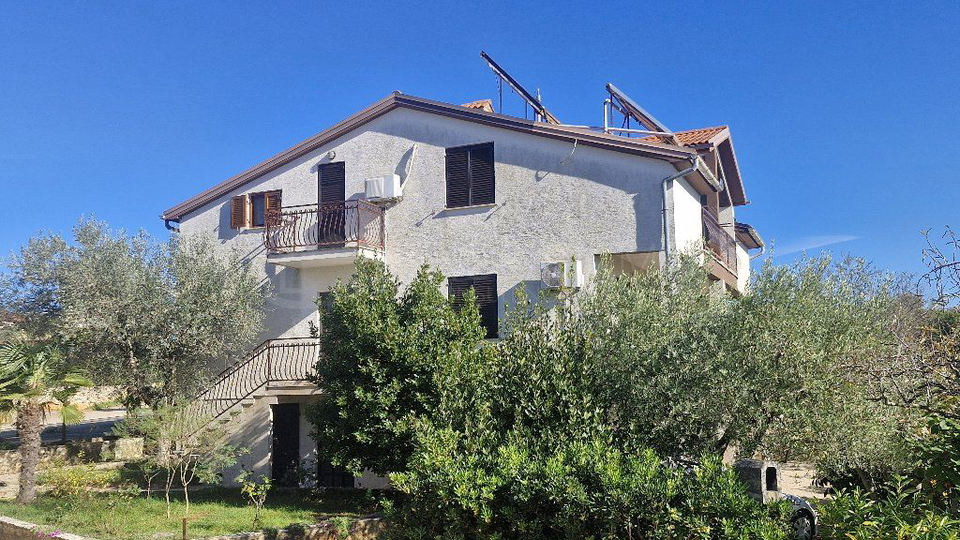 UMAG – LOVREČICA – KUĆA NA IZVRSNOJ LOKACIJI, ŠETNJOM DO MORA I PLAŽE