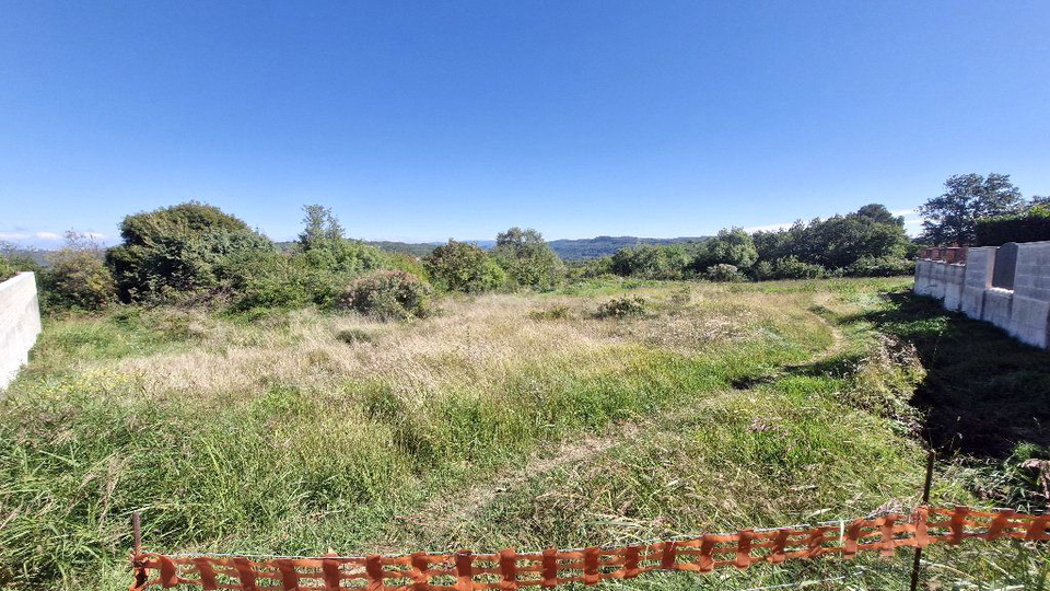 KA&Scaron;TEL &ndash; BUJE &ndash; BAUGRUNDST&Uuml;CK MIT RECHTSKR&Auml;FTIGER BAUGENEHMIGUNG &ndash; SOFORTIGER BAUBEGINN