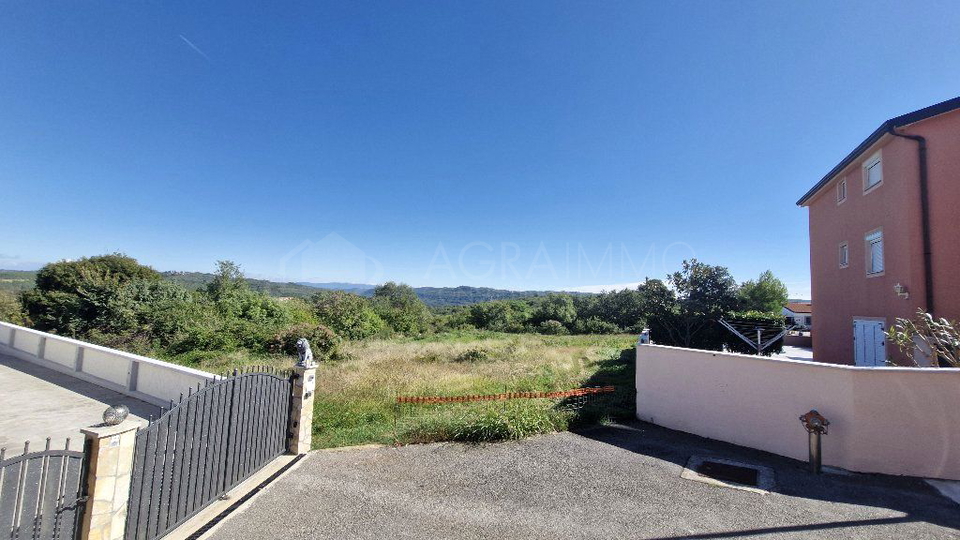 KA&Scaron;TEL &ndash; BUJE &ndash; BAUGRUNDST&Uuml;CK MIT RECHTSKR&Auml;FTIGER BAUGENEHMIGUNG &ndash; SOFORTIGER BAUBEGINN