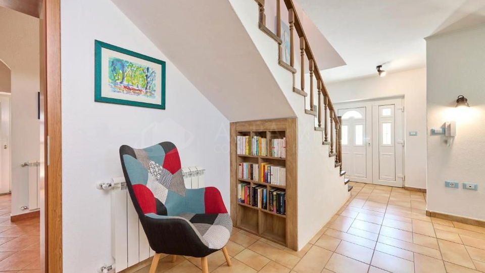 UMAG&ndash;RADINI &ndash; VILLA WITH POOL AND OLIVE GROVE &ndash; EXCELLENT INVESTMENT OR PERFECT FAMILY HOLIDAY HOME ON THE NORTHWEST COAST OF ISTRIA