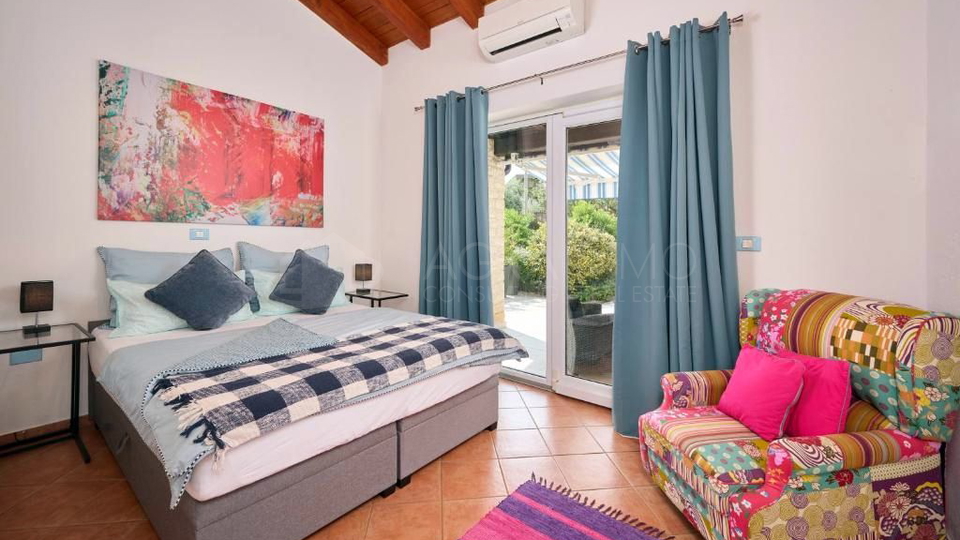 UMAG&ndash;RADINI &ndash; VILLA WITH POOL AND OLIVE GROVE &ndash; EXCELLENT INVESTMENT OR PERFECT FAMILY HOLIDAY HOME ON THE NORTHWEST COAST OF ISTRIA