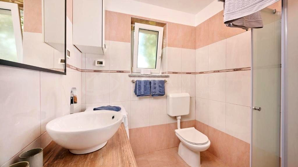 UMAG&ndash;RADINI &ndash; VILLA WITH POOL AND OLIVE GROVE &ndash; EXCELLENT INVESTMENT OR PERFECT FAMILY HOLIDAY HOME ON THE NORTHWEST COAST OF ISTRIA