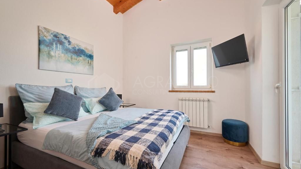 UMAG&ndash;RADINI &ndash; VILLA WITH POOL AND OLIVE GROVE &ndash; EXCELLENT INVESTMENT OR PERFECT FAMILY HOLIDAY HOME ON THE NORTHWEST COAST OF ISTRIA