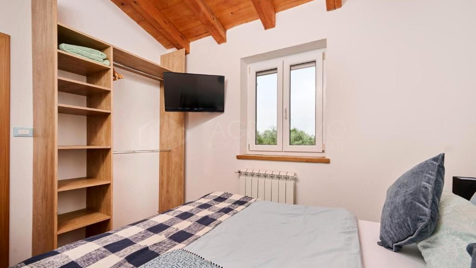 UMAG&ndash;RADINI &ndash; VILLA WITH POOL AND OLIVE GROVE &ndash; EXCELLENT INVESTMENT OR PERFECT FAMILY HOLIDAY HOME ON THE NORTHWEST COAST OF ISTRIA