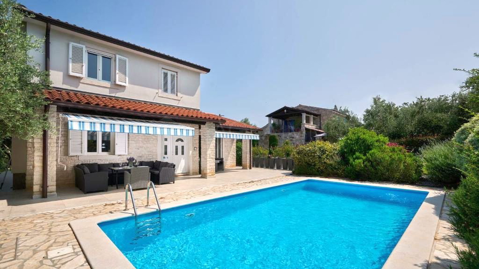 UMAG&ndash;RADINI &ndash; VILLA WITH POOL AND OLIVE GROVE &ndash; EXCELLENT INVESTMENT OR PERFECT FAMILY HOLIDAY HOME ON THE NORTHWEST COAST OF ISTRIA