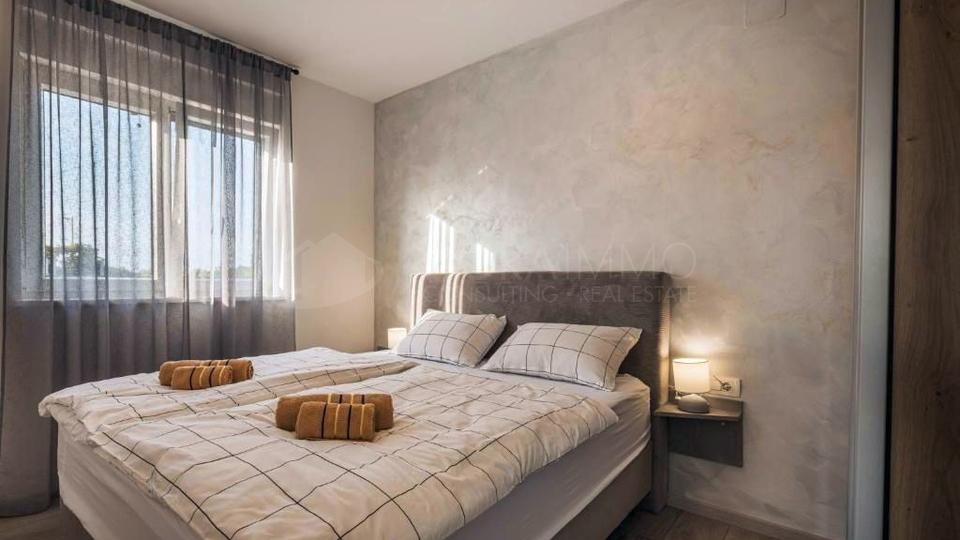 UMAG – ELEGANTE, MODERNE VILLA MIT PRIVATPOOL UND APARTMENTS