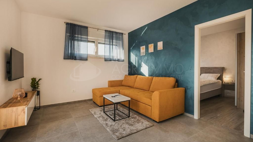 UMAG – ELEGANTE, MODERNE VILLA MIT PRIVATPOOL UND APARTMENTS