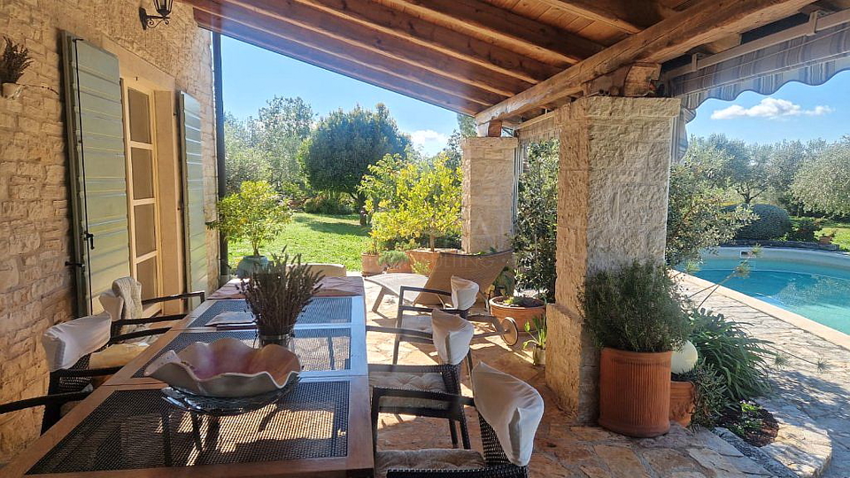 BUJE – UMGEBUNG: IDEALES HAUS FÜR RUHIGES LEBEN UND SICHERE INVESTITION