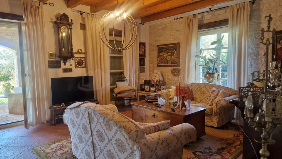 BUJE – UMGEBUNG: IDEALES HAUS FÜR RUHIGES LEBEN UND SICHERE INVESTITION