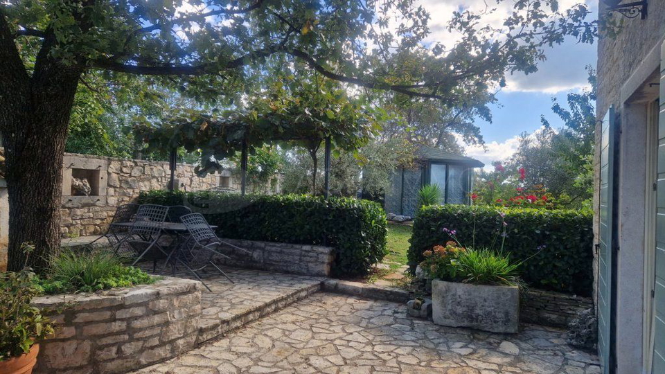 BUJE – UMGEBUNG: IDEALES HAUS FÜR RUHIGES LEBEN UND SICHERE INVESTITION