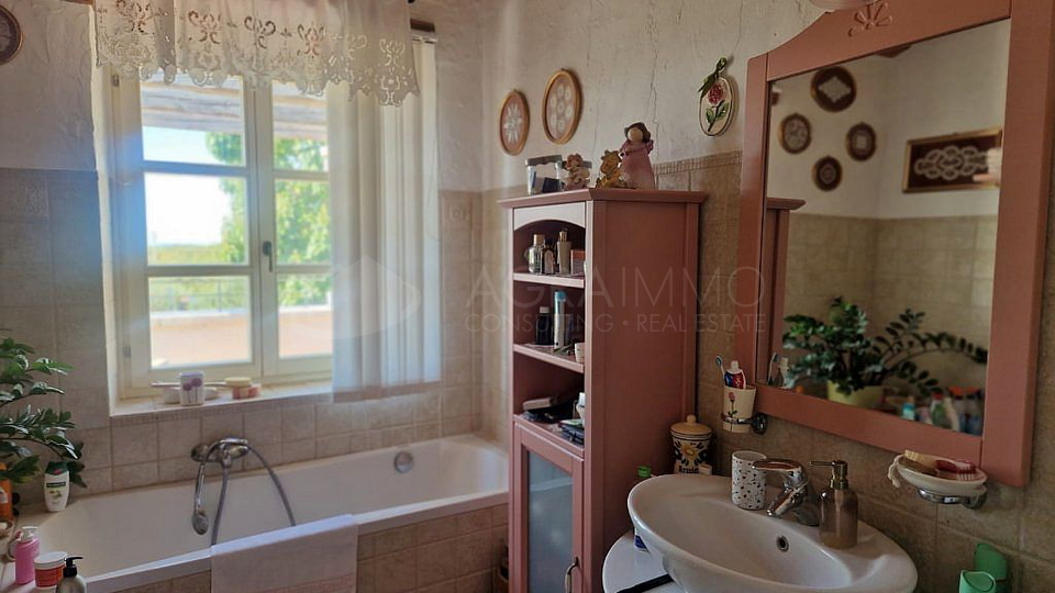 BUJE – UMGEBUNG: IDEALES HAUS FÜR RUHIGES LEBEN UND SICHERE INVESTITION