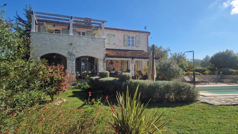 BUJE – UMGEBUNG: IDEALES HAUS FÜR RUHIGES LEBEN UND SICHERE INVESTITION