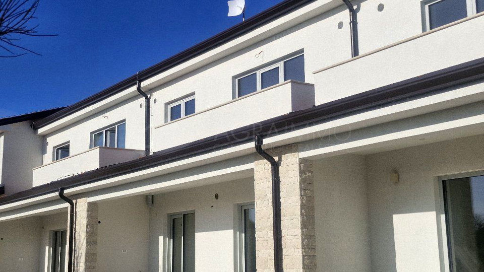 UMAG &ndash; MODERN HOUSE WITH TOP EQUIPMENT IN A PRIME LOCATION&comma; ONLY 600 METERS FROM THE SEA