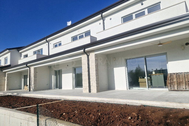 UMAG – MODERNA KUĆA VRHUNSKE OPREME NA TOP LOKACIJI, SAMO 600 METARA OD MORA
