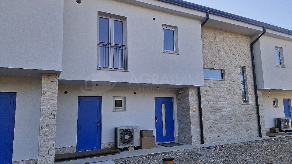 UMAG &ndash; MODERN HOUSE WITH TOP EQUIPMENT IN A PRIME LOCATION&comma; ONLY 600 METERS FROM THE SEA