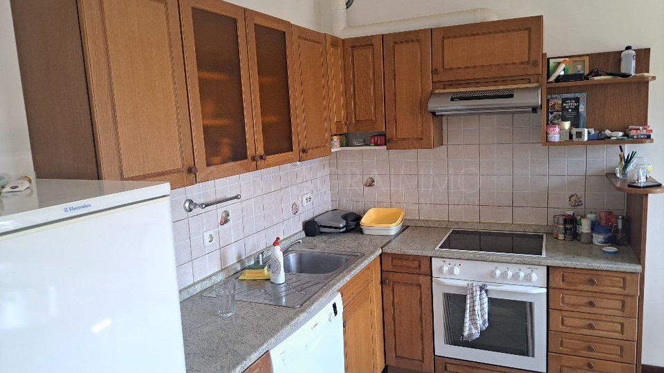 UMAG &ndash; ZAMBRATIJA &ndash; FIRST FLOOR APARTMENT WITH BEAUTIFUL SEA VIEW