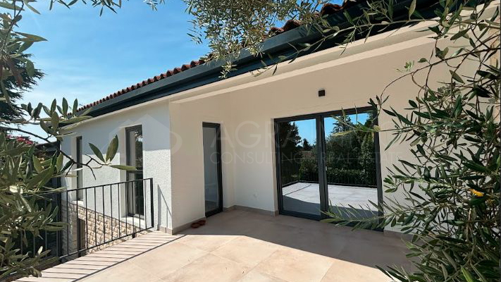 UMAG &ndash; ZAMBRATIJA &ndash; OAZA MIRA SAMO 300 M OD MORA