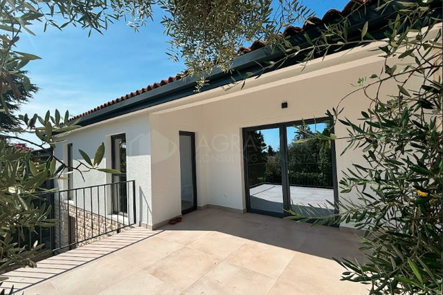 UMAG – ZAMBRATIJA – OAZA MIRA SAMO 300 M OD MORA