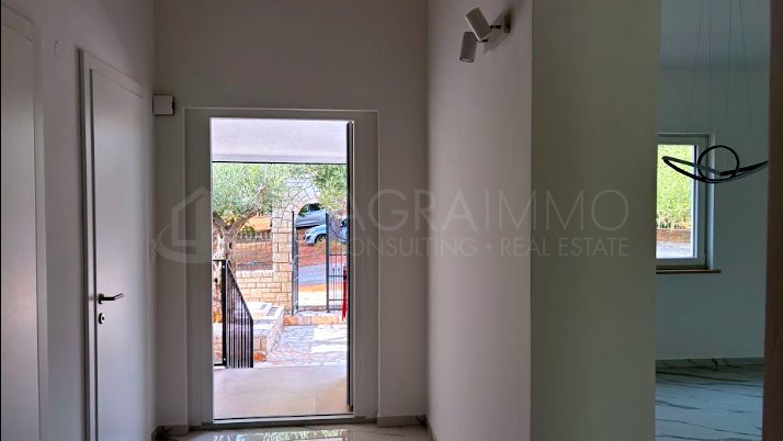 UMAG &ndash; ZAMBRATIJA &ndash; OAZA MIRA SAMO 300 M OD MORA