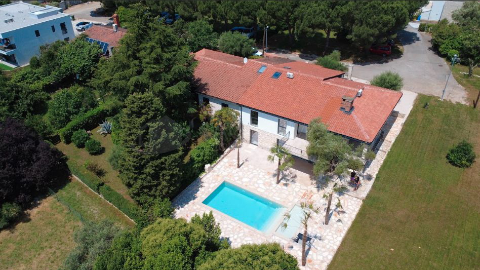 UMAG &ndash; ZAMBRATIJA &ndash; OAZA MIRA SAMO 300 M OD MORA