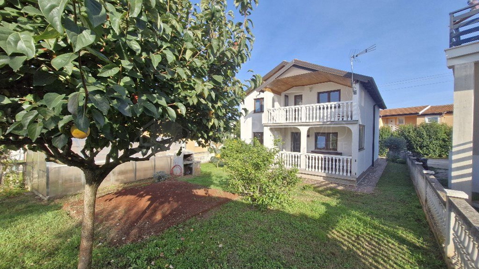 UMAG &ndash; IZJEMNA PRILO&Zcaron;NOST ZA NAKUP SAMOSTOJNE DRU&Zcaron;INSKE HI&Scaron;E V UMAGU PO CENI LE 1600 &euro;&sol;M&sup2;    &period;