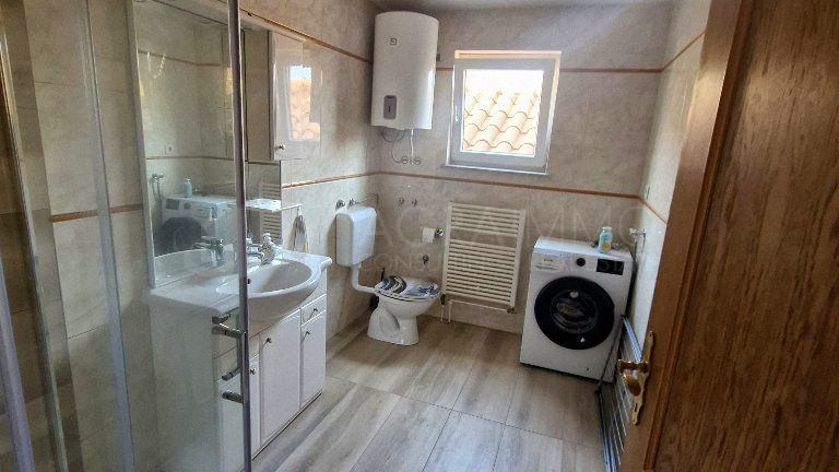 UMAG-SAMOSTOJE&Cacute;A OBITELJSKA KU&Cacute;A-IZVANREDNA PRILIKA ZA KUPNJU PO CIJENI OD SAMO 1600 &euro;&sol;M2