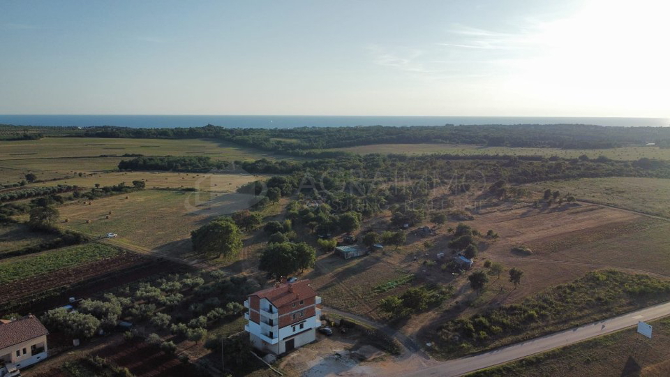 SAVUDRIJA &ndash; CRVENI VRH &ndash; ATRAKTIVNO ZEMLJI&Scaron;TE U BLIZINI GOLFA I LUKSUZNIH HOTELSKIH NASELJA