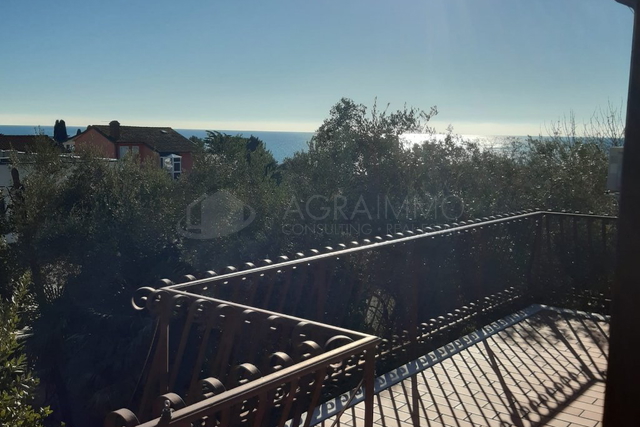 UMAG – ZAMBRATIJA – WOHNUNG IM ERSTEN STOCK MIT SCHÖNEM MEERBLICK