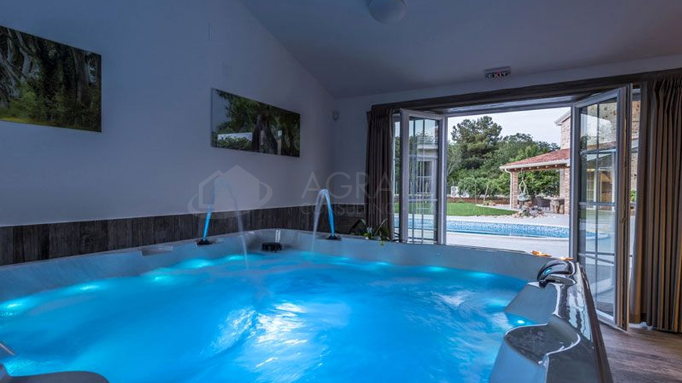 House, 300 m2, For Sale, Umag