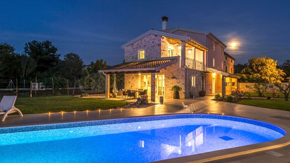 House, 300 m2, For Sale, Umag