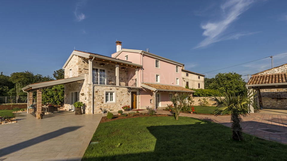 House, 300 m2, For Sale, Umag