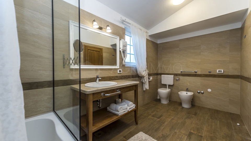 House, 300 m2, For Sale, Umag