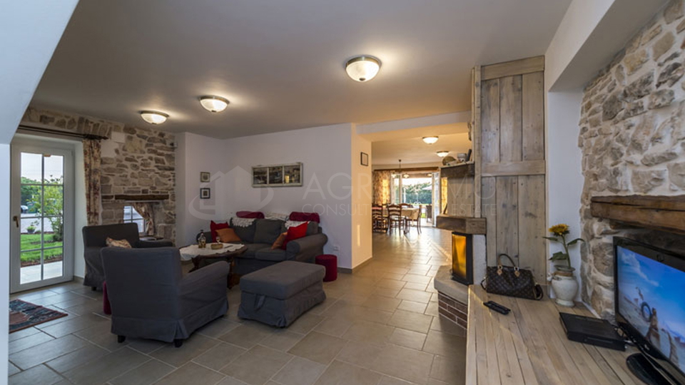House, 300 m2, For Sale, Umag