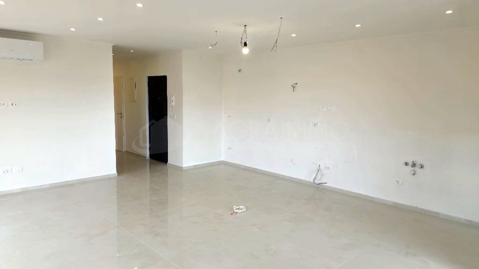 Appartamento, 106 m2, Vendita, Umag