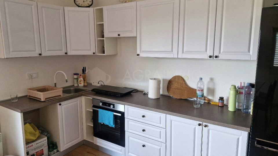 BRTONIGLA &ndash; GER&Auml;UMIGE UND ATTRAKTIVE WOHNUNG MIT MEERBLICK