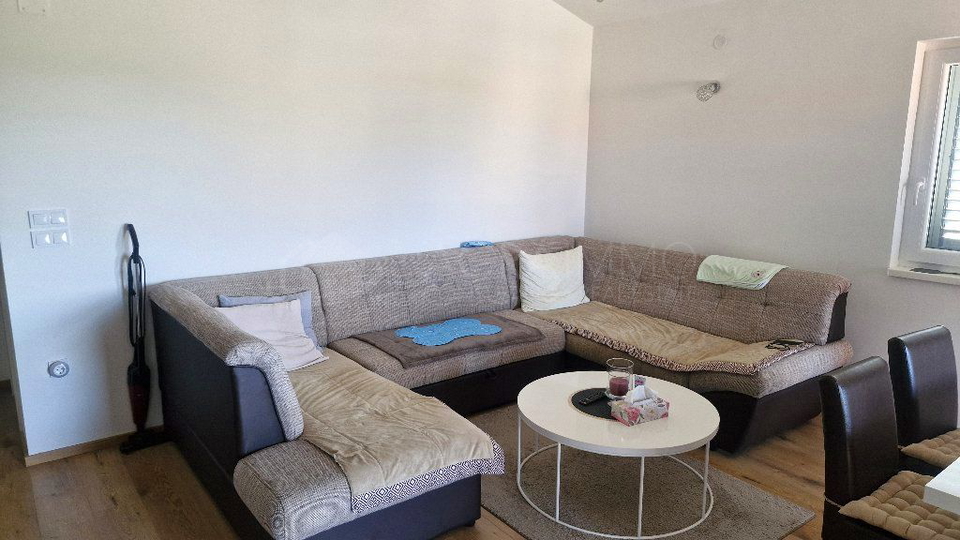 BRTONIGLA &ndash; GER&Auml;UMIGE UND ATTRAKTIVE WOHNUNG MIT MEERBLICK